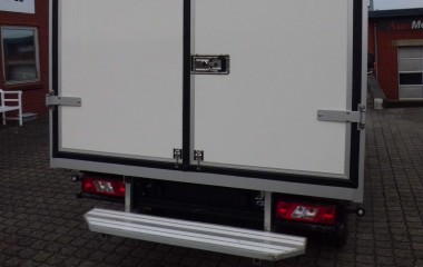 Ford Transit - standard sandwichkasse med dobbelte bagdøre